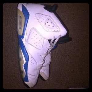 Jordan 6 sport blue size boys 6.5
